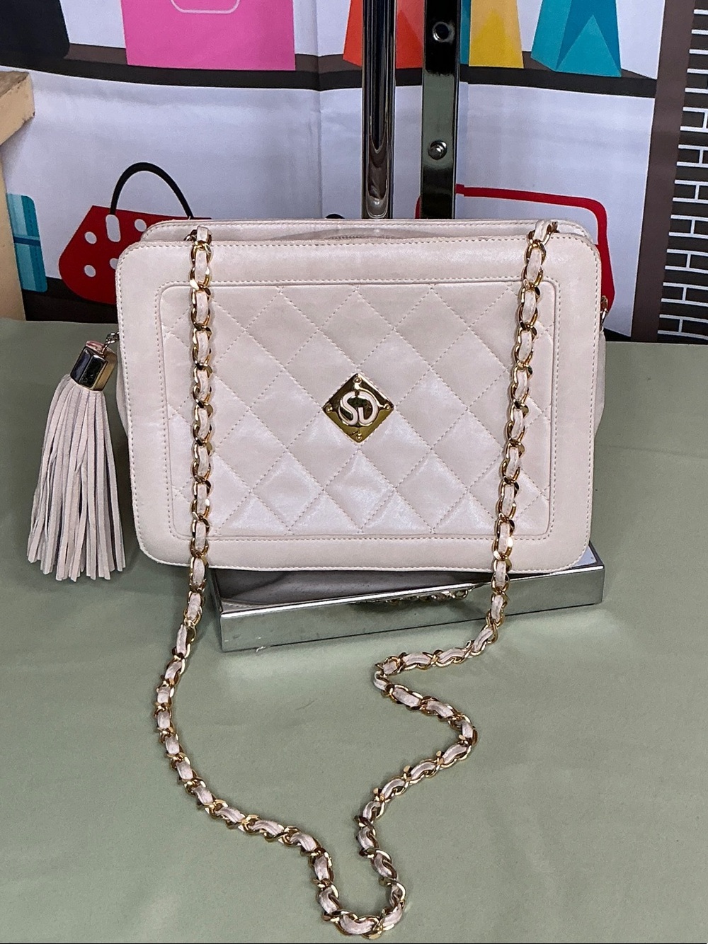 St. John made in Italy Cream Quilted Chain Shoulder Bag with Tassel
#2327
